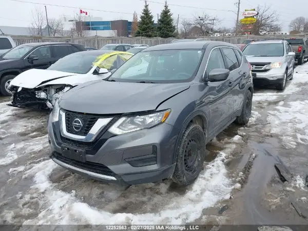 5N1AT2MT7JC794888 2018 NISSAN ROGUE - Image 2
