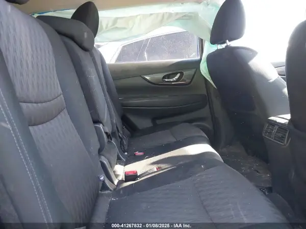 5N1AT2MT7JC799783 2018 NISSAN ROGUE - Image 8