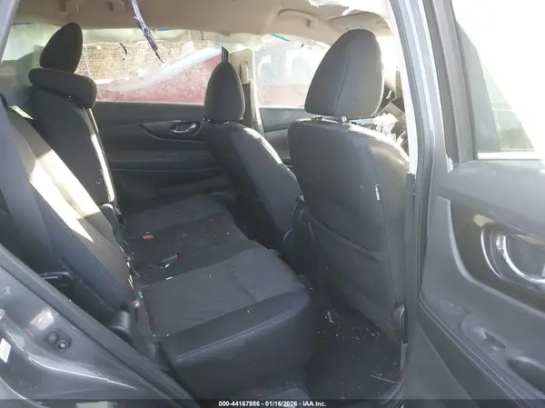 5N1AT2MT7JC805906 2018 NISSAN ROGUE - Image 8