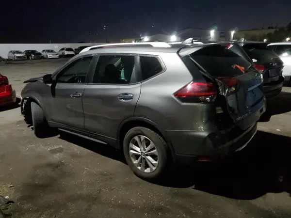 5N1AT2MT7JC806120 2018 NISSAN ROGUE - Image 2