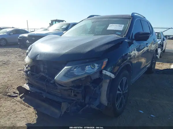 5N1AT2MT7JC806568 2018 NISSAN ROGUE - Image 2