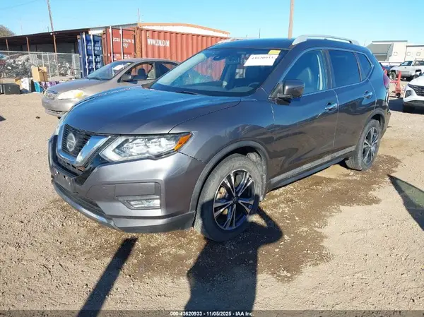 5N1AT2MT7JC809728 2018 NISSAN ROGUE - Image 2