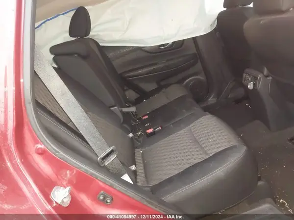 5N1AT2MT7JC810880 2018 NISSAN ROGUE - Image 8