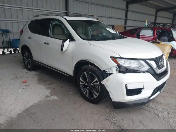 5N1AT2MT7JC813181 2018 NISSAN ROGUE - Image 1