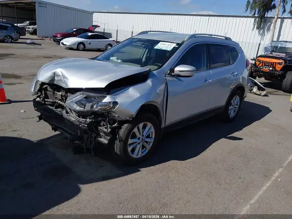 5N1AT2MT7JC814718 2018 NISSAN ROGUE - Image 2