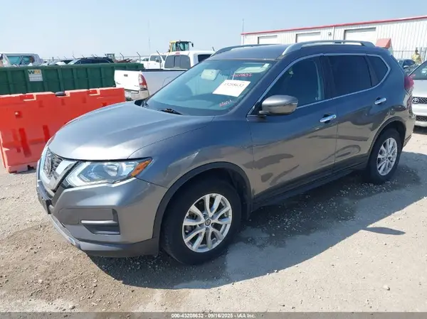 5N1AT2MT7JC817196 2018 NISSAN ROGUE - Image 2