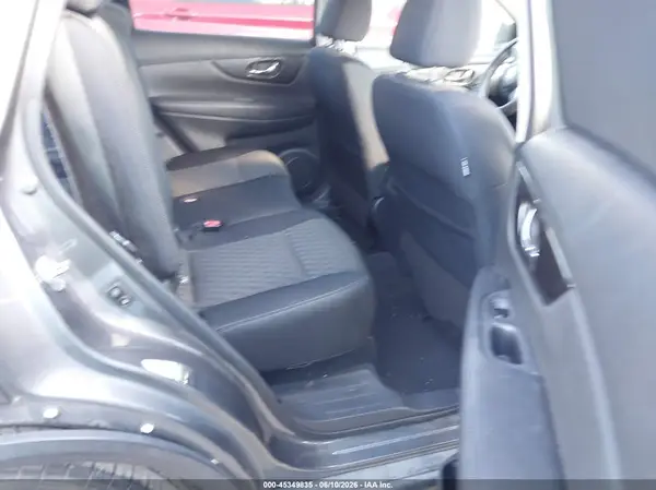 5N1AT2MT7JC817862 2018 NISSAN ROGUE - Image 8