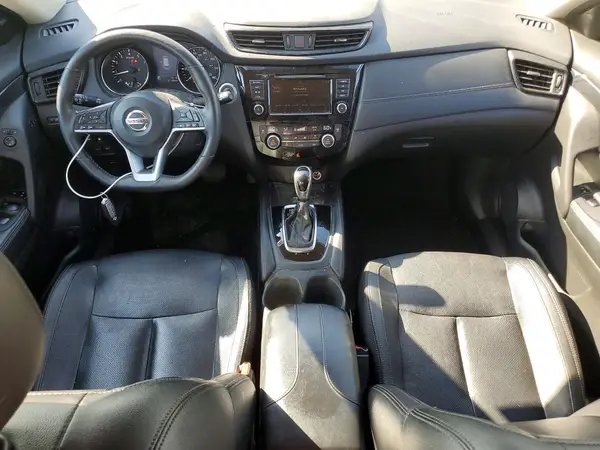5N1AT2MT7JC843992 2018 NISSAN ROGUE - Image 8