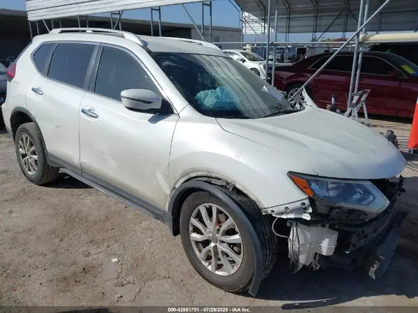 5N1AT2MT7JC849646 2018 NISSAN ROGUE - Image 1