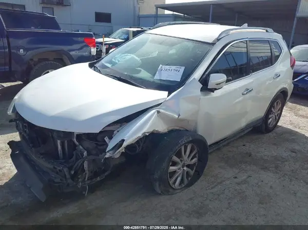 5N1AT2MT7JC849646 2018 NISSAN ROGUE - Image 2