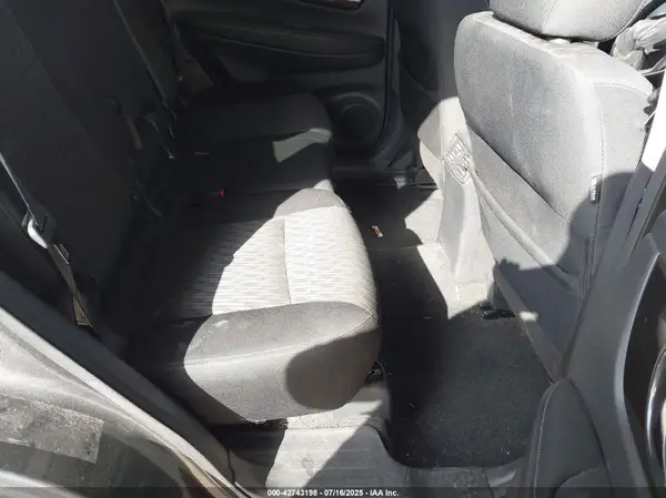 5N1AT2MT7KC701692 2019 NISSAN ROGUE - Image 8