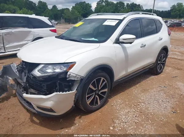 5N1AT2MT7KC713597 2019 NISSAN ROGUE - Image 2
