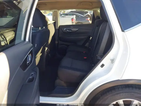 5N1AT2MT7KC736121 2019 NISSAN ROGUE - Image 8