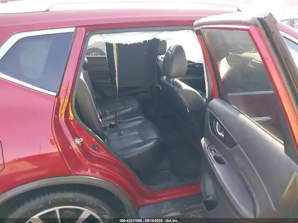 5N1AT2MT7KC738015 2019 NISSAN ROGUE - Image 8