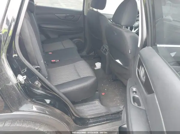 5N1AT2MT7KC747622 2019 NISSAN ROGUE - Image 8