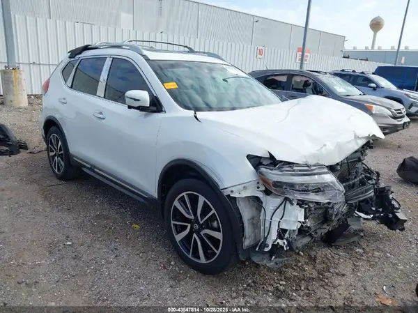 5N1AT2MT7KC759091 2019 NISSAN ROGUE - Image 1
