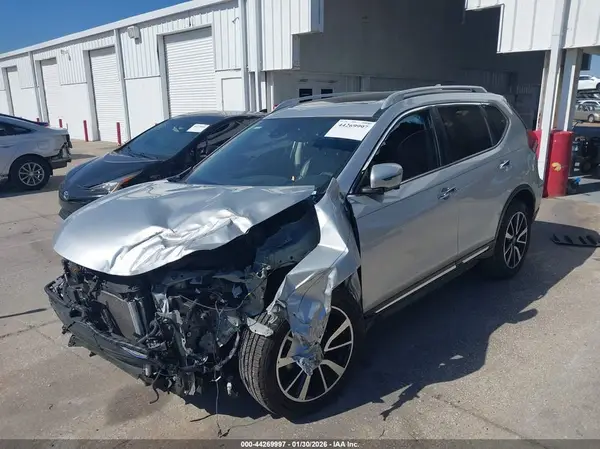 5N1AT2MT7KC759589 2019 NISSAN ROGUE - Image 2