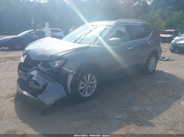 5N1AT2MT7KC760581 2019 NISSAN ROGUE - Image 2