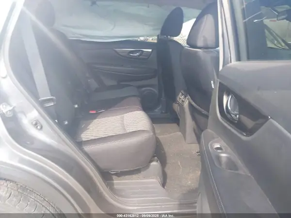 5N1AT2MT7KC760581 2019 NISSAN ROGUE - Image 8
