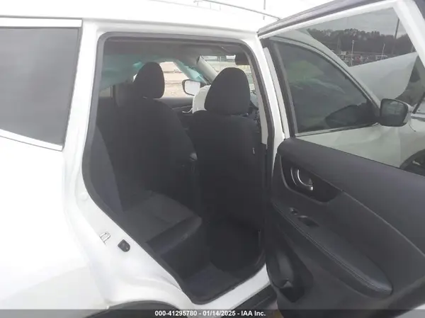 5N1AT2MT7KC761097 2019 NISSAN ROGUE - Image 8