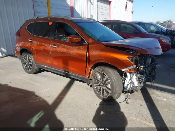 5N1AT2MT7KC761665 2019 NISSAN ROGUE - Image 1