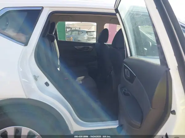 5N1AT2MT7KC780703 2019 NISSAN ROGUE - Image 8