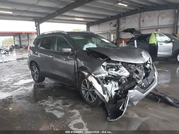 5N1AT2MT7KC784380 2019 NISSAN ROGUE - Image 1