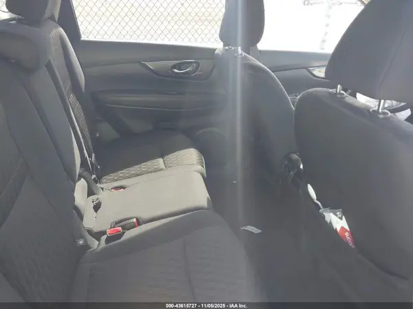 5N1AT2MT7KC827292 2019 NISSAN ROGUE - Image 8