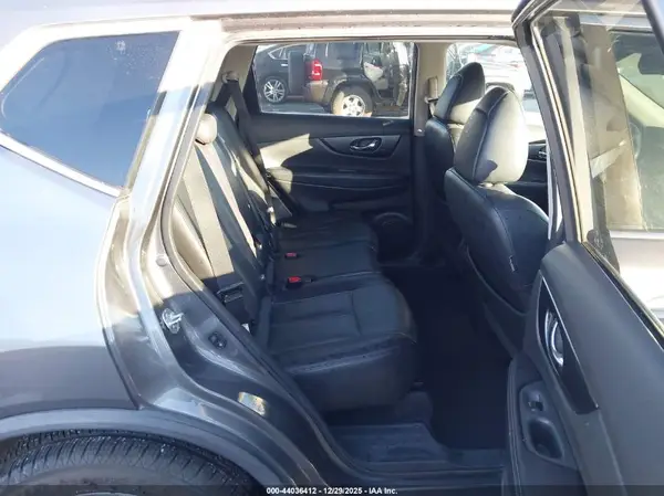 5N1AT2MT8GC747605 2016 NISSAN ROGUE - Image 8