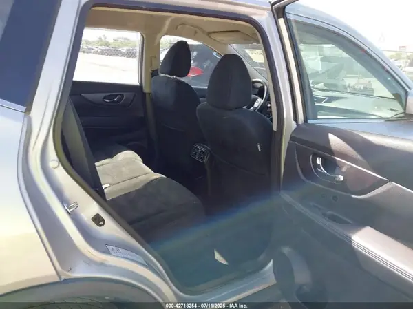 5N1AT2MT8GC785643 2016 NISSAN ROGUE - Image 8