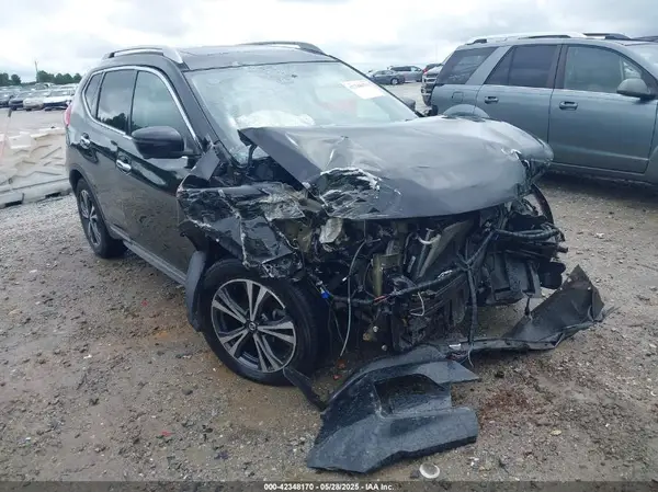 5N1AT2MT8HC732037 2017 NISSAN ROGUE - Image 1
