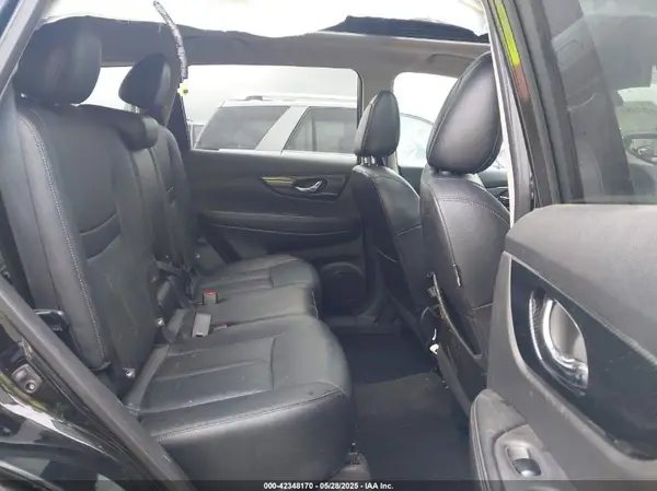5N1AT2MT8HC732037 2017 NISSAN ROGUE - Image 8