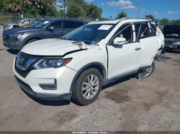 5N1AT2MT8HC732071 2017 NISSAN ROGUE - Image 2