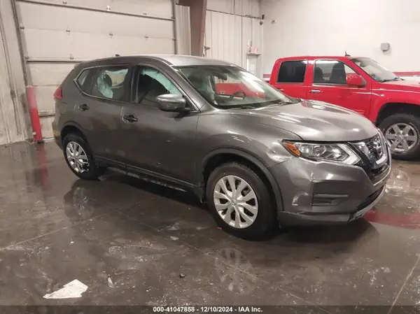 5N1AT2MT8HC734404 2017 NISSAN ROGUE - Image 1