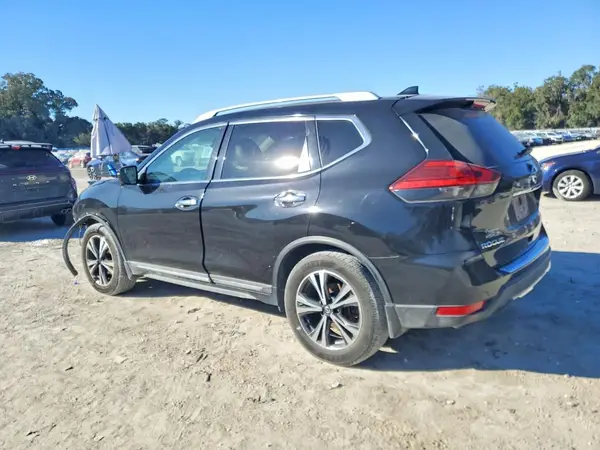 5N1AT2MT8HC737240 2017 NISSAN ROGUE - Image 2