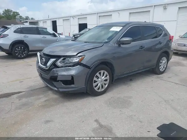 5N1AT2MT8HC739876 2017 NISSAN ROGUE - Image 2