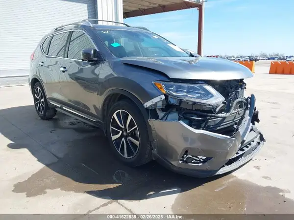 5N1AT2MT8HC749372 2017 NISSAN ROGUE - Image 1