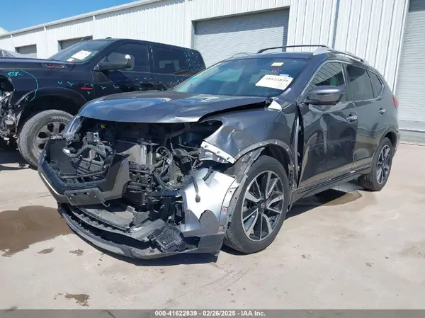 5N1AT2MT8HC749372 2017 NISSAN ROGUE - Image 2