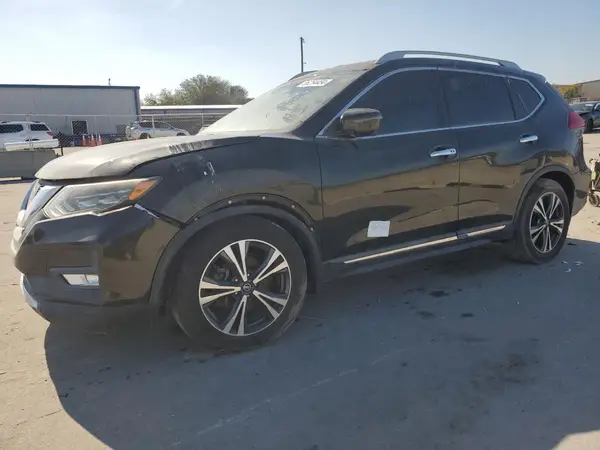 5N1AT2MT8HC750473 2017 NISSAN ROGUE - Image 1