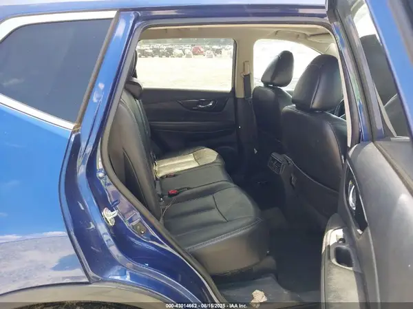 5N1AT2MT8HC753390 2017 NISSAN ROGUE - Image 8