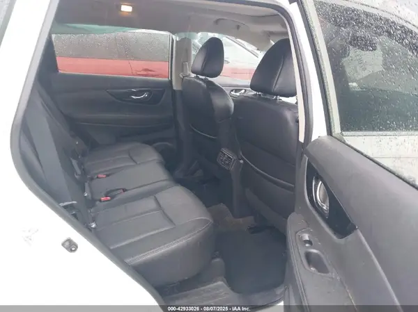 5N1AT2MT8HC754006 2017 NISSAN ROGUE - Image 8