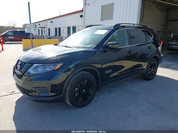5N1AT2MT8HC755480 2017 NISSAN ROGUE - Image 2