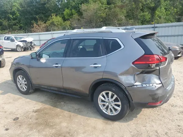 5N1AT2MT8HC764048 2017 NISSAN ROGUE - Image 2