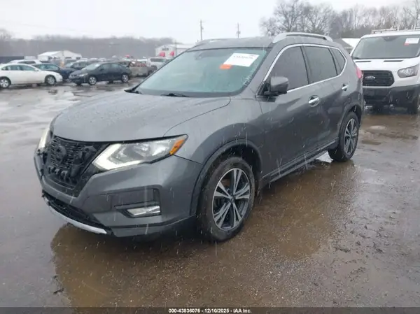 5N1AT2MT8HC772943 2017 NISSAN ROGUE - Image 2