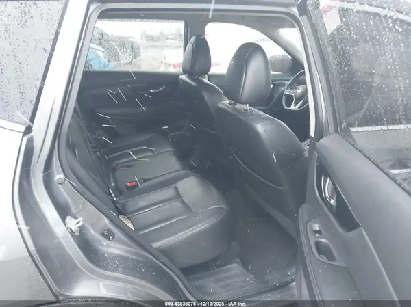 5N1AT2MT8HC772943 2017 NISSAN ROGUE - Image 8