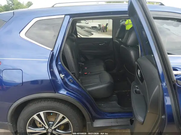 5N1AT2MT8HC782985 2017 NISSAN ROGUE - Image 8