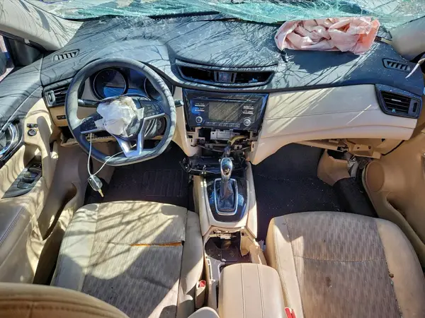 5N1AT2MT8HC804743 2017 NISSAN ROGUE - Image 8