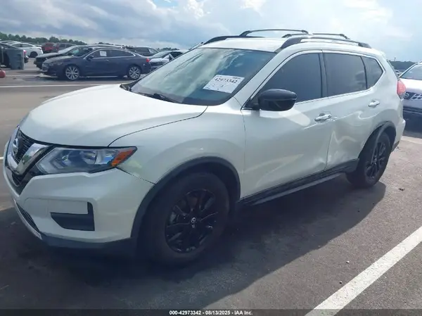 5N1AT2MT8HC807822 2017 NISSAN ROGUE - Image 2