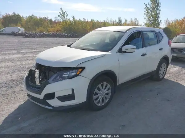 5N1AT2MT8HC808162 2017 NISSAN ROGUE - Image 2