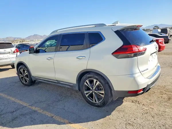 5N1AT2MT8HC808453 2017 NISSAN ROGUE - Image 2